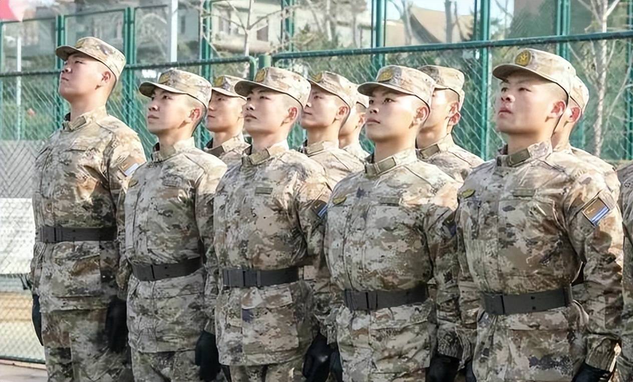 2021年新式軍裝換發(fā)，重塑軍隊(duì)形象與戰(zhàn)斗力，2021年新軍裝換發(fā)重塑軍隊(duì)形象與戰(zhàn)斗力提升
