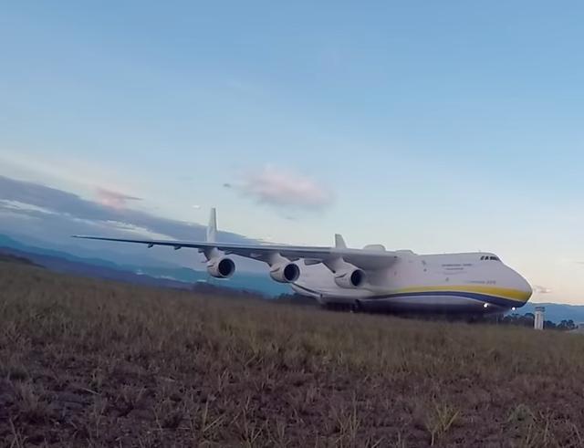 安-225巨型運(yùn)輸機(jī)，航空巨無霸的傳奇之旅，安-225巨型運(yùn)輸機(jī)，航空巨無霸的傳奇之旅揭秘