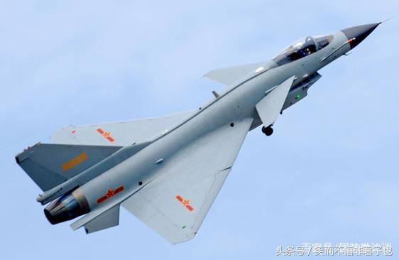 殲-10戰(zhàn)斗機的技術(shù)評估與現(xiàn)代軍事環(huán)境中的應(yīng)用——探討其是否落后，殲-10戰(zhàn)斗機的技術(shù)評估與現(xiàn)代軍事應(yīng)用，是否落后的探討